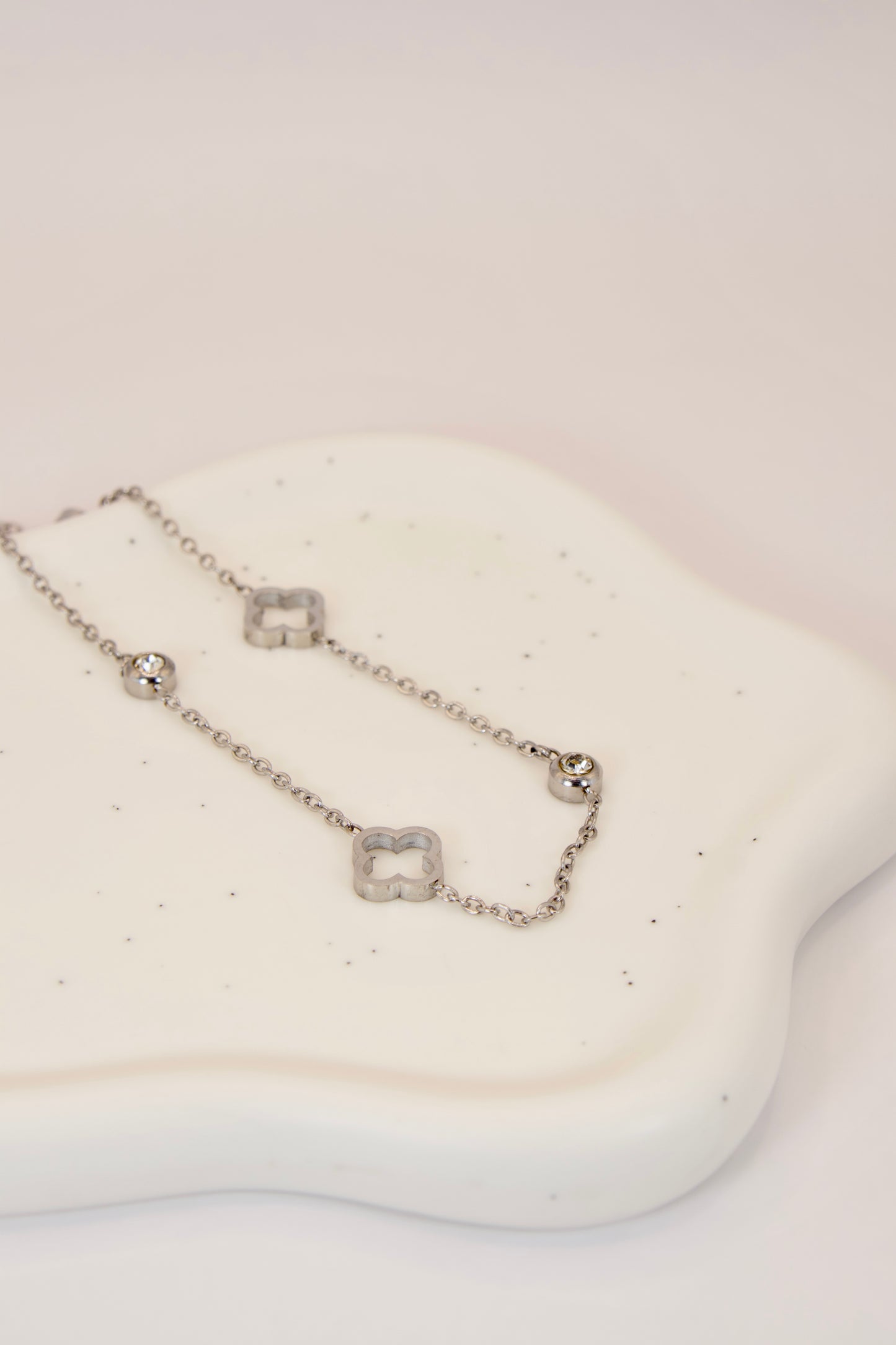 Dainty Clover Necklace