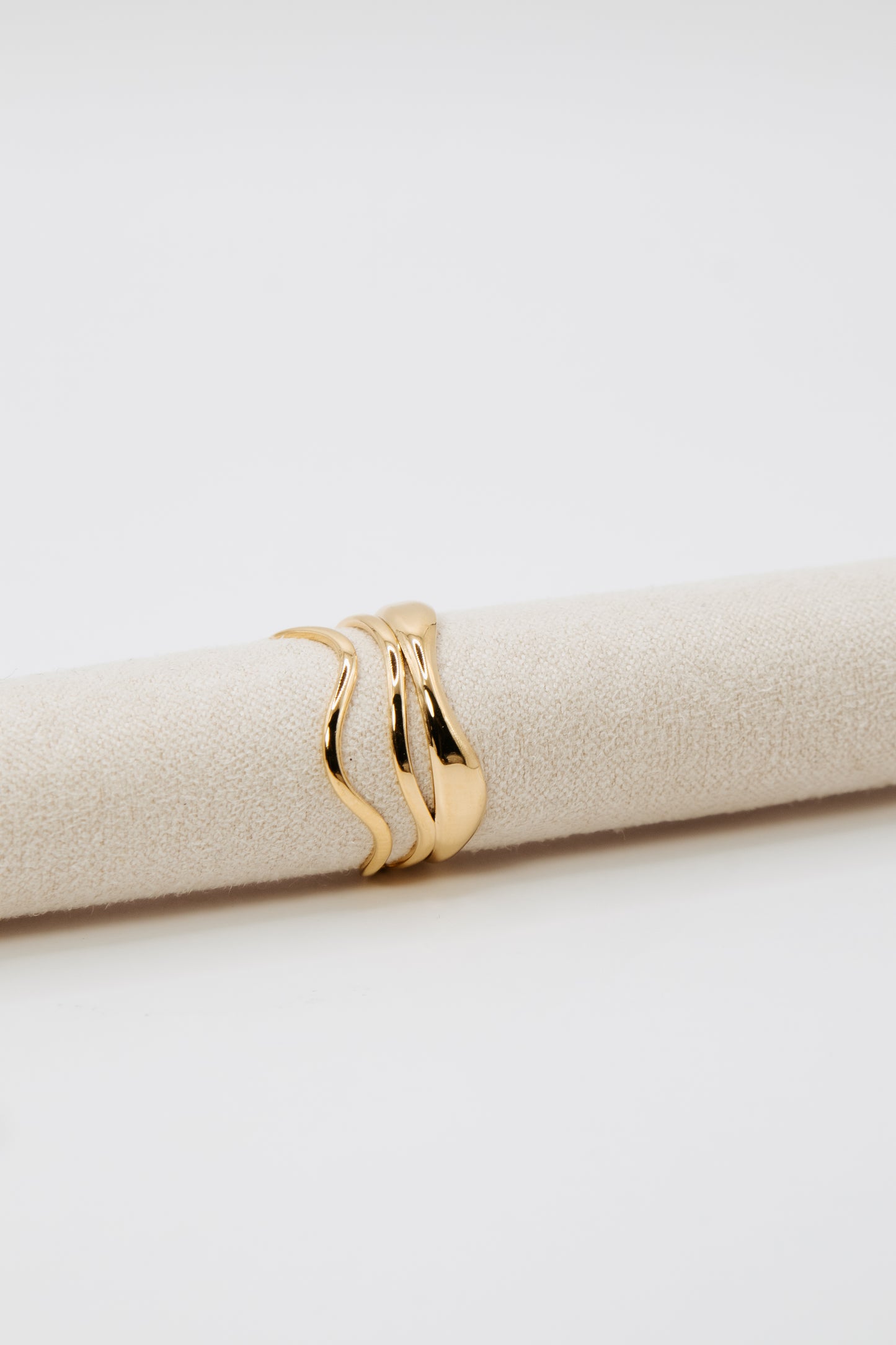 Curve Ring