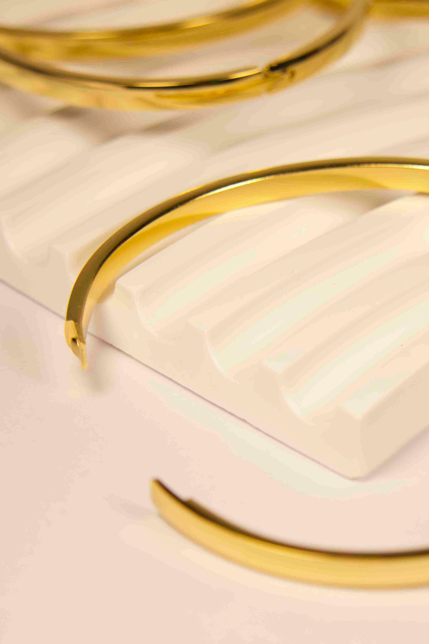 Gold Clip Bangle
