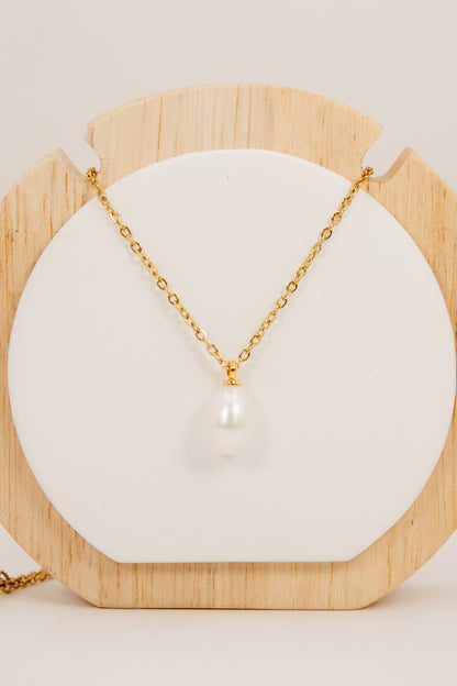 Classic Pearl Necklace